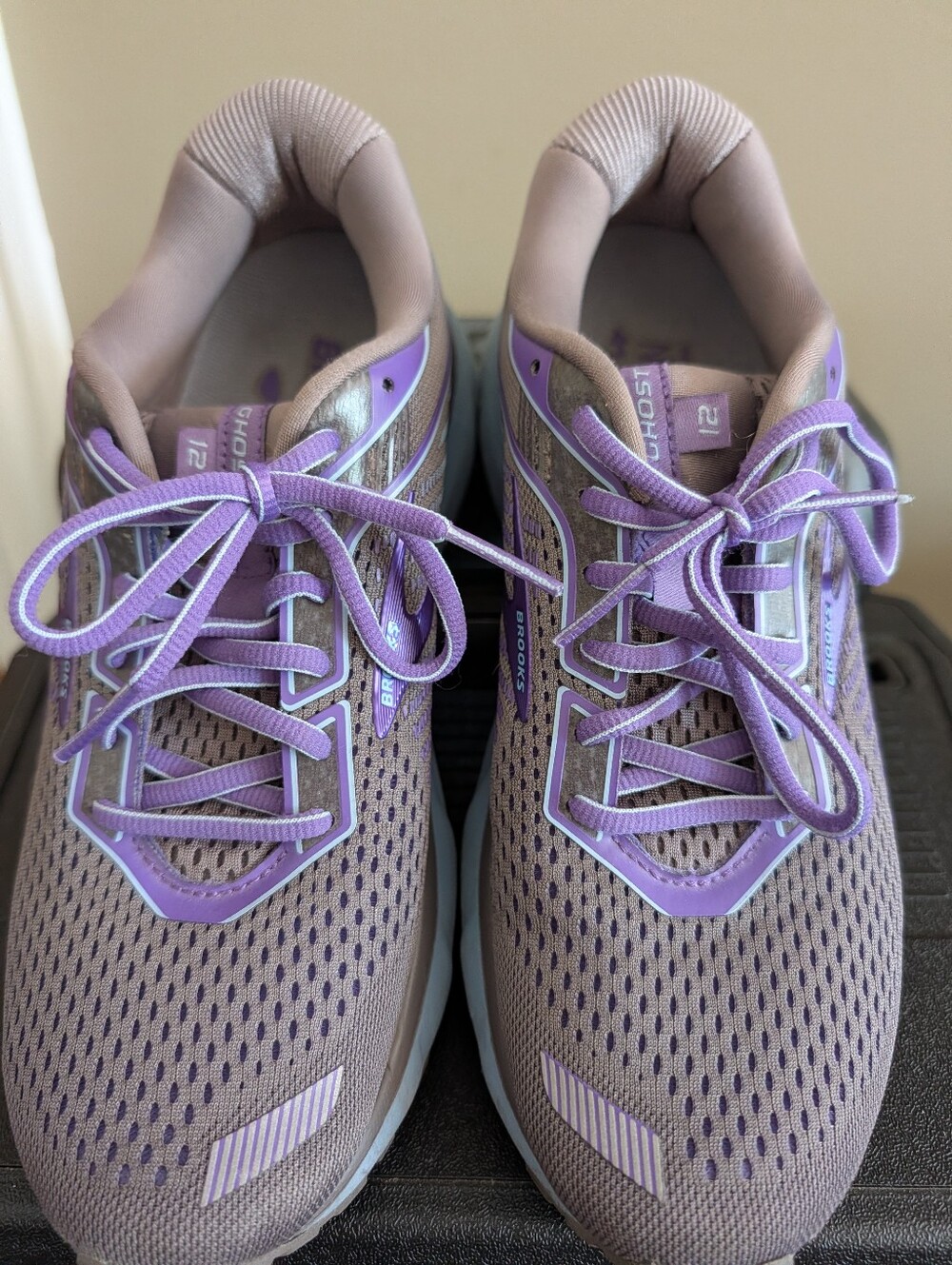 Brooks Ghost 12 Women's Running Shoes Gray Purple   Size 9.5 Excellent Condition